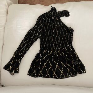 BEAUTIFUL black/gold one/shoulder top
